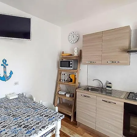 Stunning In With Kitchen
